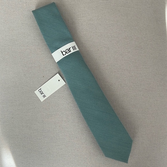 Bar III Gillis Solid Neck Tie in Green, New with Tag - Picture 2 of 11